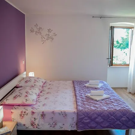 Mit Privatpool Fuer 6 Personen Ca 100 Qm In Marcana, Istrien Suedkueste Von Istrien * Marčana
